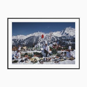 Culinary Heights Oversized C Print Encadré en Noir par Slim Aarons