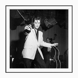 Stampa Elvis Presley argentata e verniciata in nero di Michael Ochs