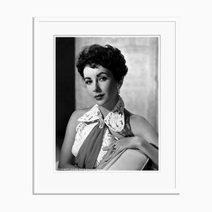 Imprimé Pigmentaire d'Archive Elizabeth Taylor Encadré en Blanc par Bettmann