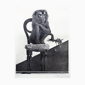 Sitting Monkey - Original Radierung von Leo Guida - 1972 1972