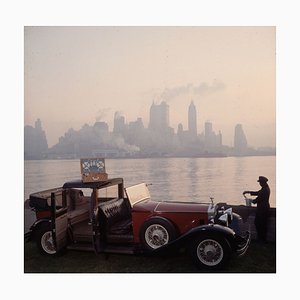 Schwarz Überarbeiteter New York Picnic Oversize C Print von Slim Aarons