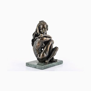 A Swedish Girl - Bronze Skulptur von C. Mongini - Late 1900 Late 1900