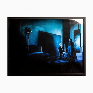 Ritratto di Andy Warhol in posa su sfondo blu - di G. Bruneau - anni '80