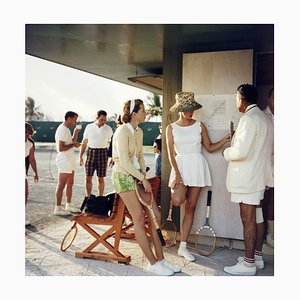 Sudadera con capucha Tennis in the Bahamas Oversize C enmarcada en blanco de Slim Aarons