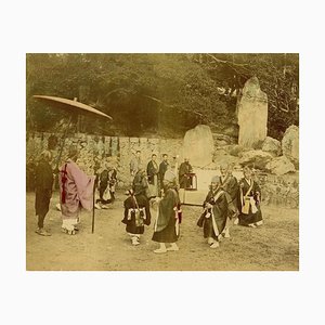 Cerimonia Religiosa a Kyoto - Stampa colorata a mano adornata nell'album 1870/1890 1870/1890