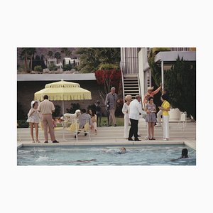 Imprimé Encolure Daisy Party Ii Oversize C Blanc par Slim Aarons