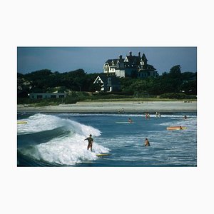 Stampa Surfers Oversize C di Rhode Island bianca di Slim Aarons