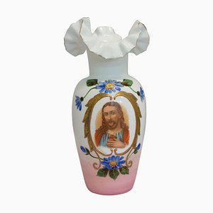 Französische Sacred Heart Vase aus Opalglas, Ende 19. Jh.