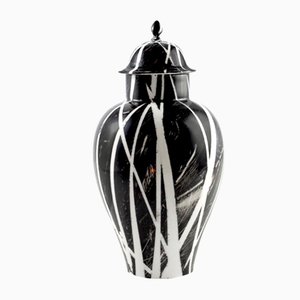 Schwarze Meissen Vase von Mari JJ Design