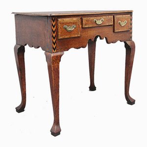 Dekorativer Lowboy aus Eiche, 18. Jh