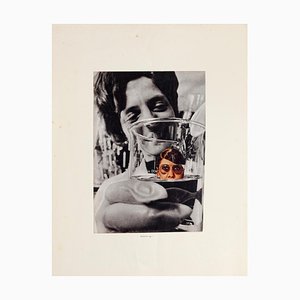 Woman in Measuring Container - Original Collage de Sergio Barletta - 1975 1975