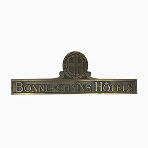 Cartel Bonne-Chaîne Hôtels francés vintage de latón, años 70