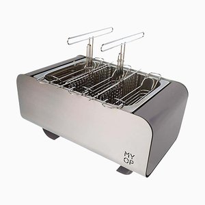 Barbecue Mid-Century trasportabile con cucina verticale compatta di MYOP