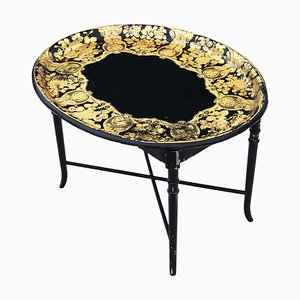 Tavolino da caffè vittoriano con vassoio decorato e laccato nero