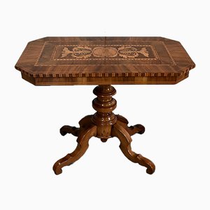 Tavolino con piedistallo in noce intarsiato e legno chiaro, XIX secolo