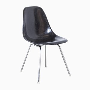 Sedia impilabile DSX in fibra di vetro nera attribuita a Charles & Ray Eames per Herman Miller, anni '50