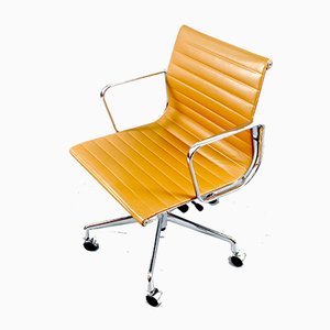 Mid-Century Model EA 117 Swivel Chair by Charles & Ray Eames for Vitra