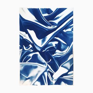 Patrón de seda azul clásico sobre papel de acuarela, cianotipo, 2019