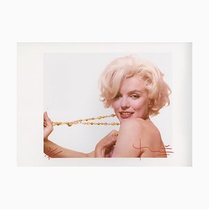 Bert Stern, Marilyn Stretching Beads, 2010, Photographie Couleur