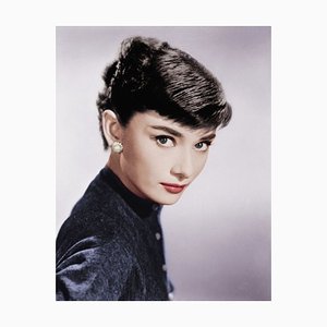 Audrey Hepburn con cornice bianca di Bettmann