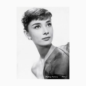 Imprimé Pigmentaire Audrey Hepburn Encadré Noir par Bettmann