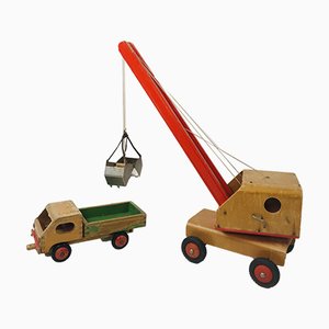 Gru e camion giocattolo vintage in legno, set di 2