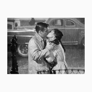 Stampa Archival Pigment di George Peppard e Audrey Hepburn in nero