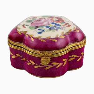 Antique Lidded Box in Hand-Painted Porcelain with Flowers and Gold Decoration
