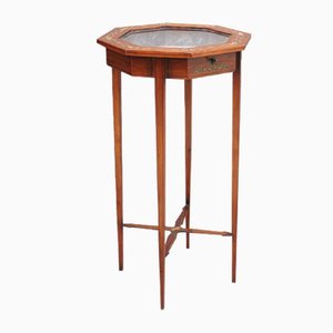 Tavolo in legno di seta e legno verniciato, XIX secolo