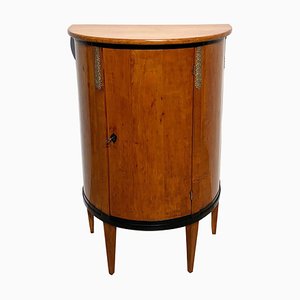 Biedermeier Demilune Halbschrank aus Kirschholz & Messing, Frankreich, 1810er