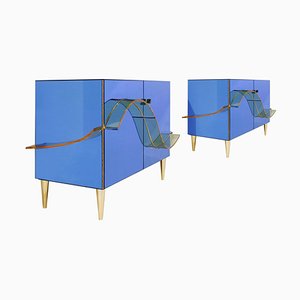 Espejos italianos de cristal de Murano azul y puertas de latón. Juego de 2