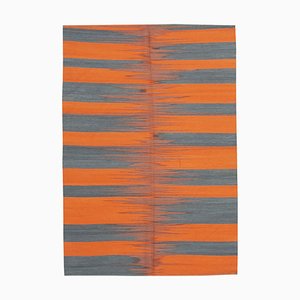 Orangener Anatolischer Handgewebter Flatwave Kilim Teppich aus Wolle