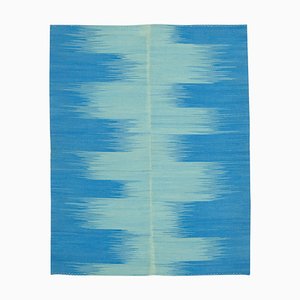 Hellblauer türkischer Flatwave Kilim Teppich aus handgewebter Wolle