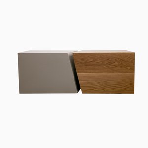 Mesa de centro europea minimalista hecha a mano de madera de roble y laca de Maria Vidali