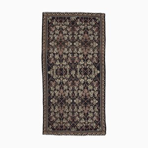 Alfombra Kilim de corredor vintage floral negra hecha a mano