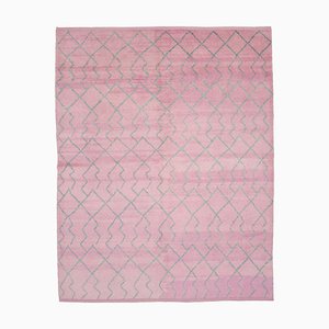 Alfombra marroquí rosa de lana geométrica hecha a mano