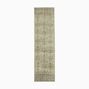 Alfombra de pasillo sobreteñida tradicional de lana beige hecha a mano