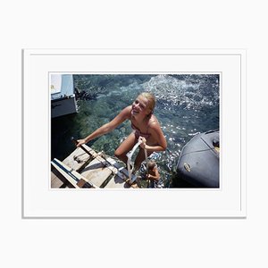 Slim Aarons, Come on in Oversize C Print enmarcado en blanco