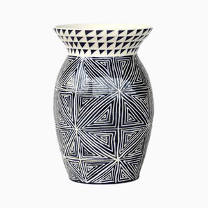 Vase mit Handgemachtem Muster von Dana Bechert