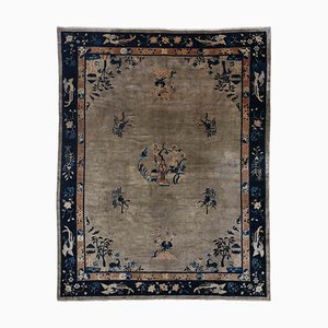 Chinese Floral Rug in Grey-Beige with Border and Medallion