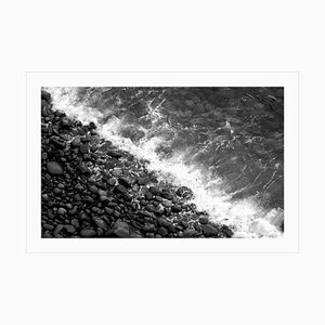 Impresión Giclée edición extragrande de pebble beach británico en blanco y negro 2021