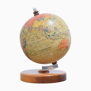 Mappamondo piccolo Mid-Century con base in legno di Paul Rath, anni '50