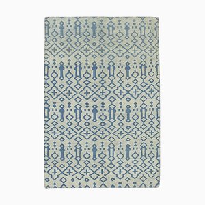 Blauer marokkanischer Teppich