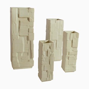 Weiße Viereckige Relief Vasen, 4er Set
