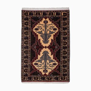 Geometric Beige Rug with a Central Medallion and Border