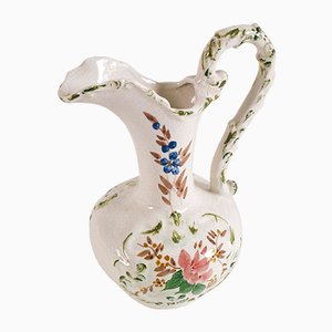 Jarra antigua floral de cerámica decorada a mano