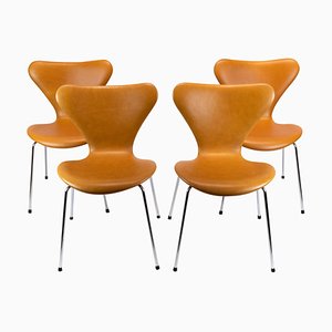 Model 3107 Seven Chairs by Arne Jacobsen, Set of 6