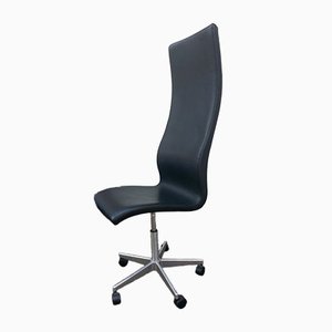 Silla giratoria Oxford de cuero negro con respaldo alto de Arne Jacobsen para Fritz Hansen, años 90