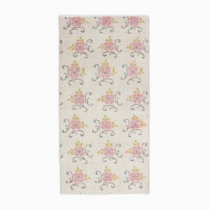 Alfombra turca vintage floral de lana beige hecha a mano