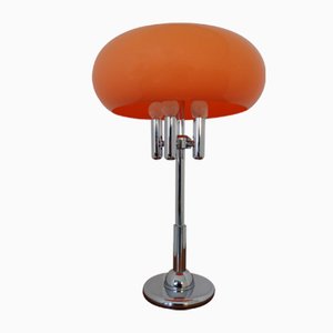 Lámpara de mesa italiana de plástico anaranjado y cromo, años 60